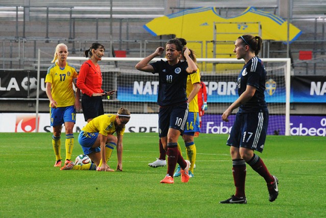 Sweden_-_Scotland,_17_September_2014_(14)